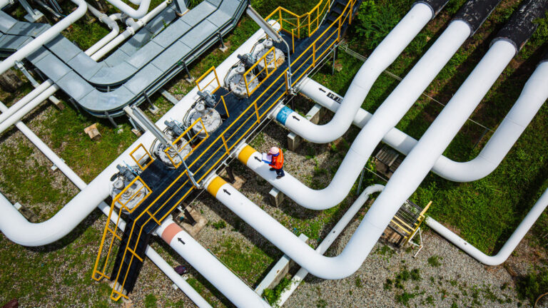 Gaz dla firm w czasach niepewności gospodarczej – co daje dobrze dopasowana oferta?