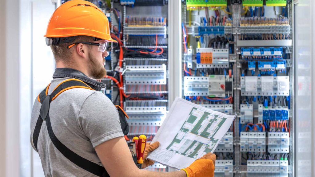 Audyt energetyczny rachunków firmowych – co można sprawdzić przed podpisaniem nowej umowy?