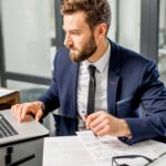 Sprzedawca a dystrybutor energii – czym się różnią i kto odpowiada za co?